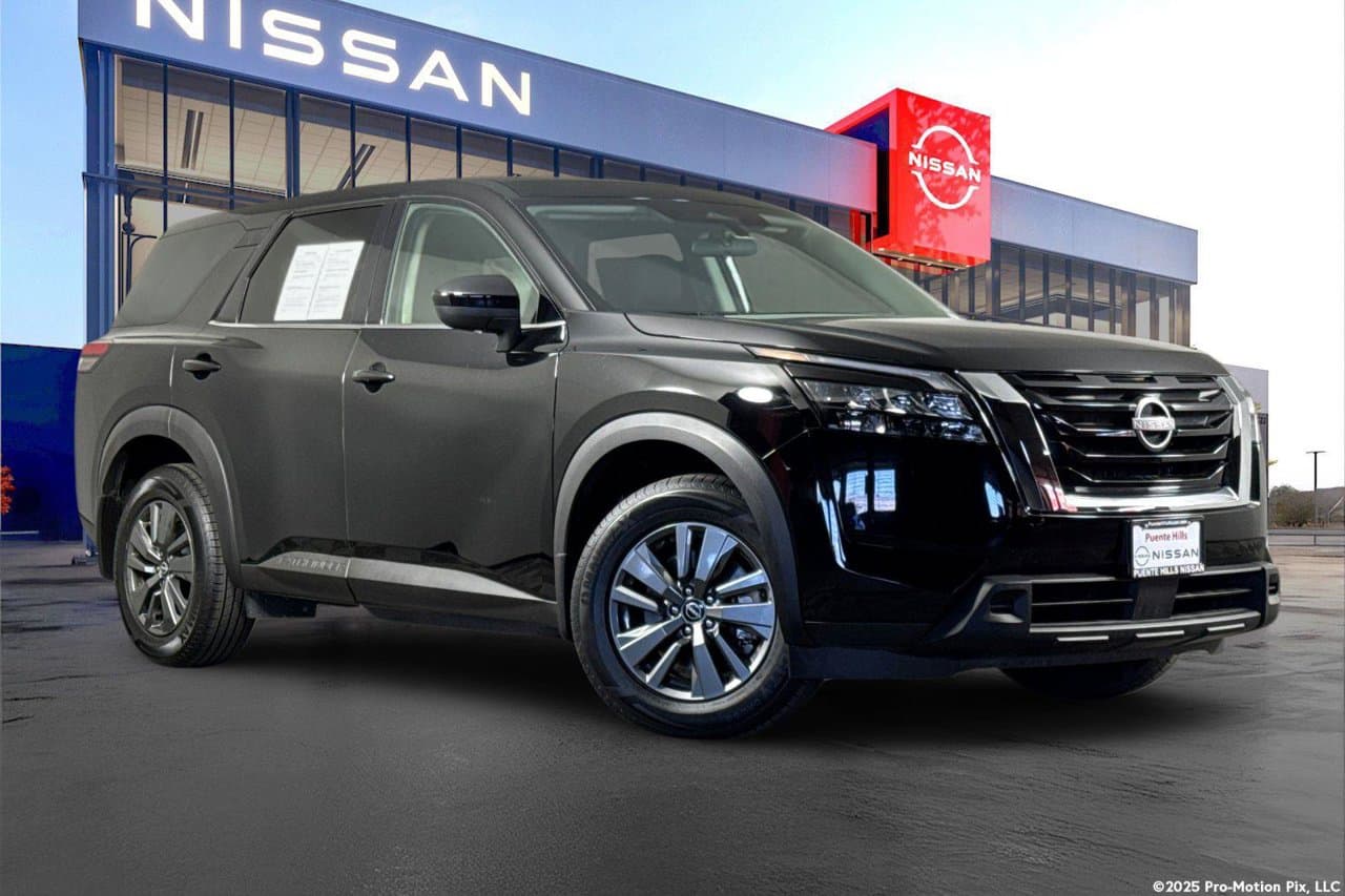2024 Nissan Pathfinder S 1