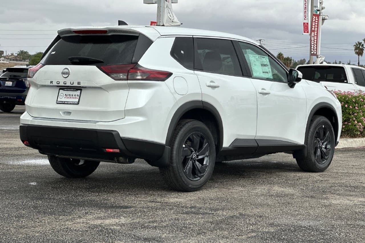 2026 Nissan Rogue SV 3