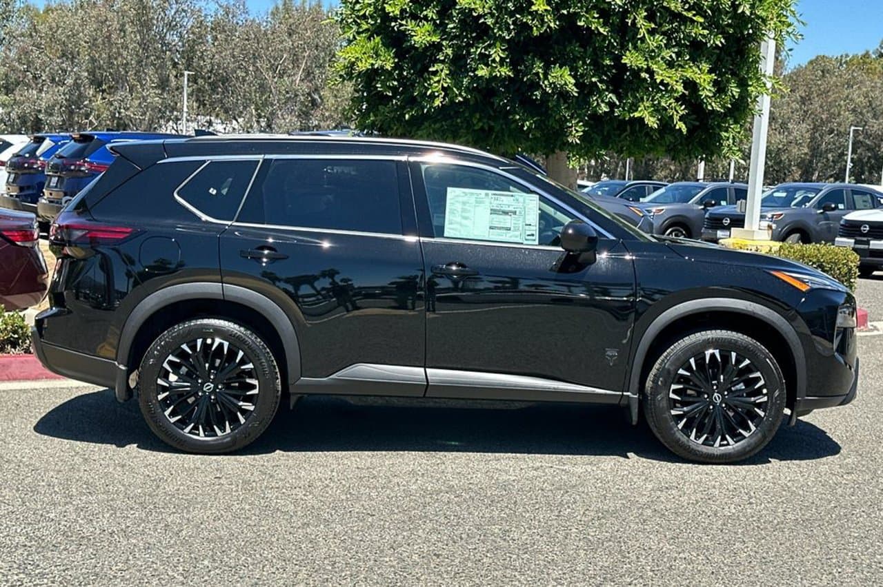 2026 Nissan Rogue Dark Armor 3