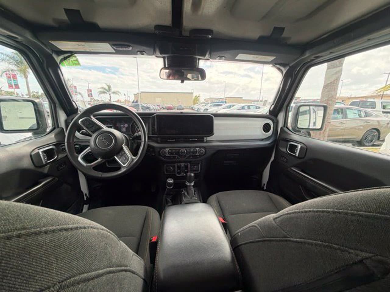 2024 Jeep Wrangler Sahara 5