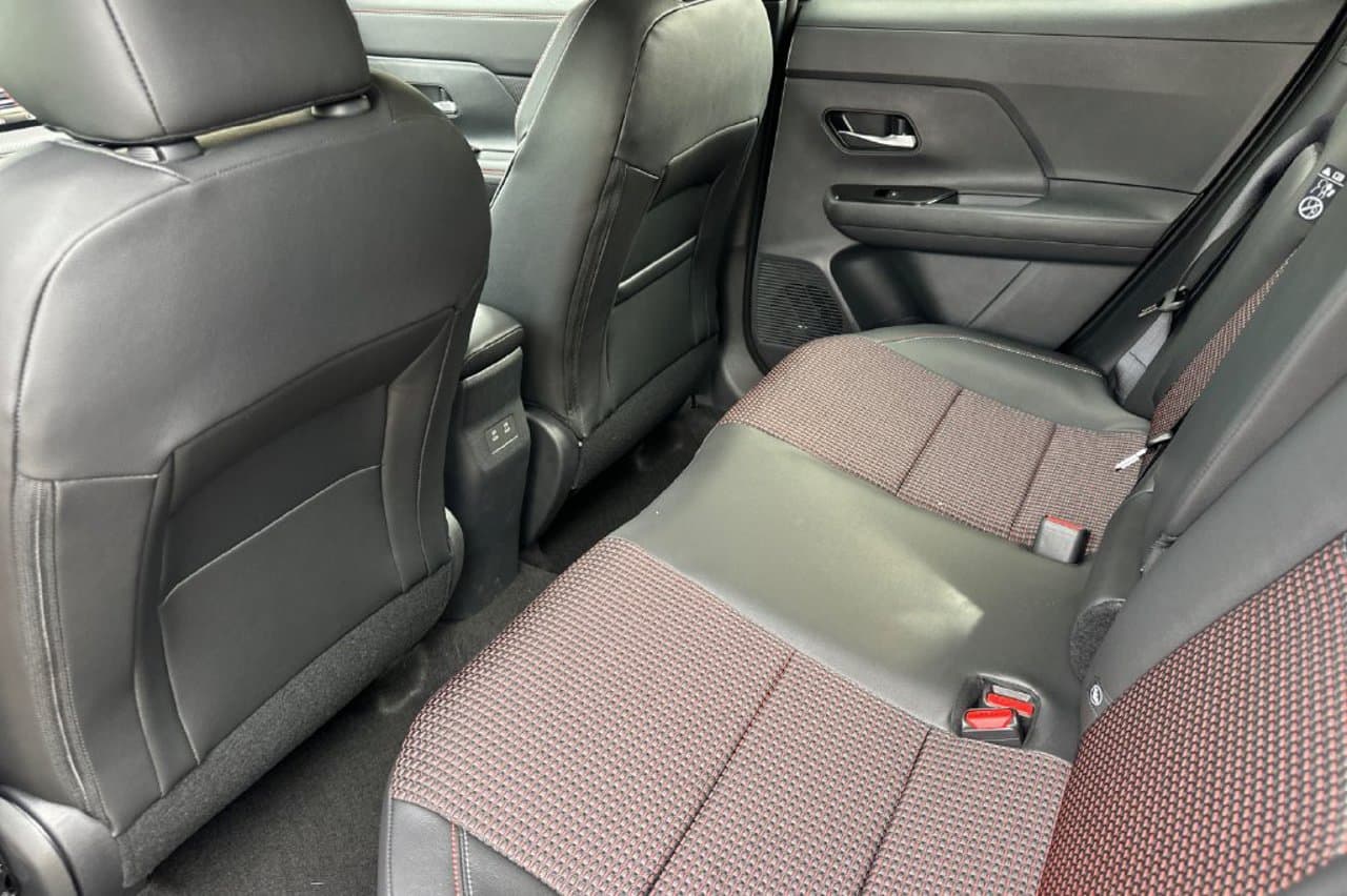 2027 Nissan Kicks SR 10
