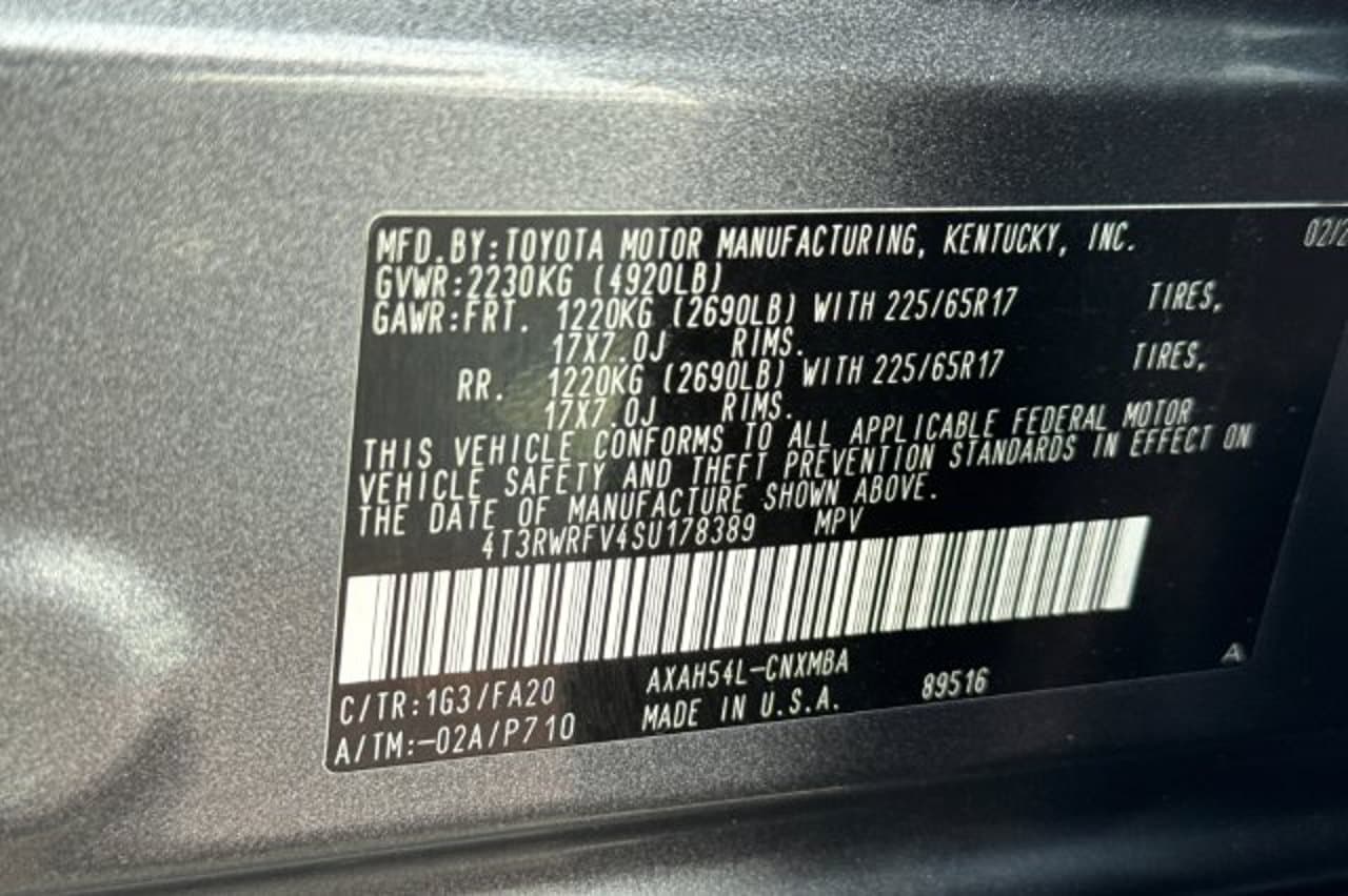 2025 Toyota RAV4 Hybrid XLE 24