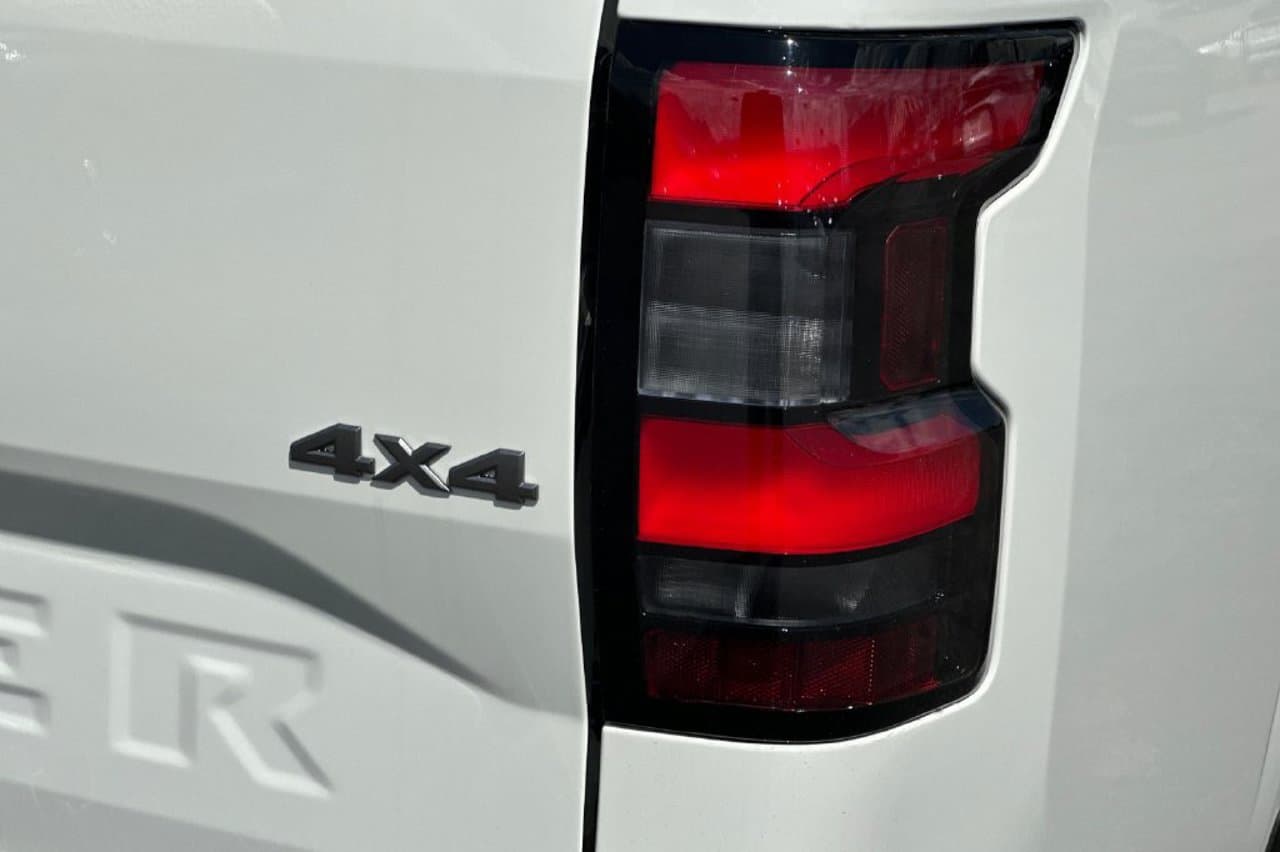 2026 Nissan Frontier SV 20