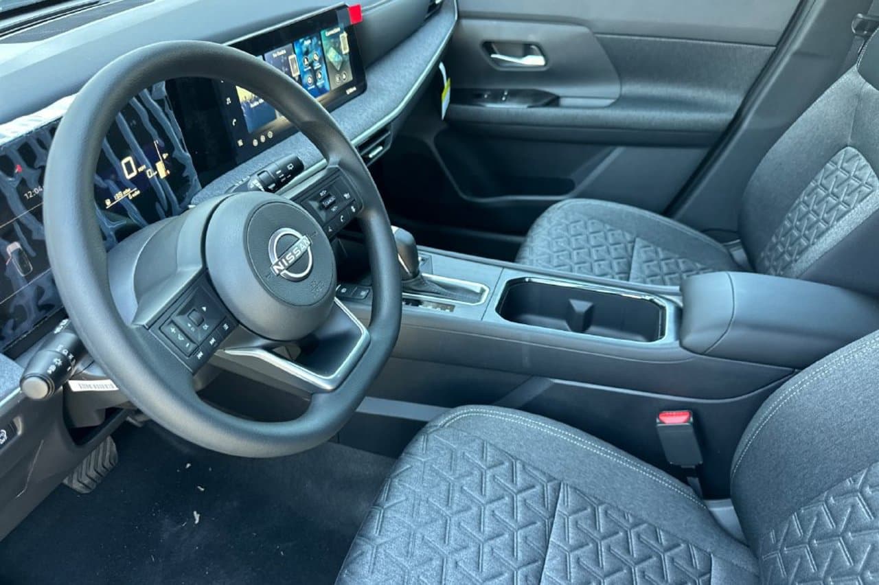 2027 Nissan Kicks SV 7