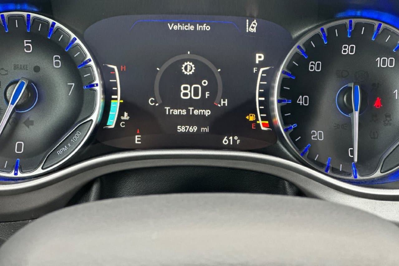 2025 Chrysler Pacifica Select 23