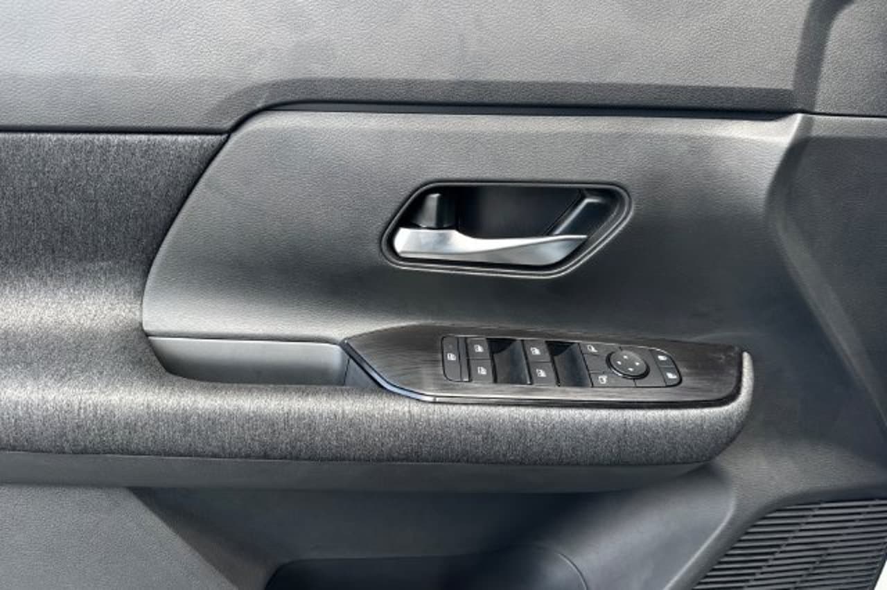 2026 Nissan Kicks SV 8