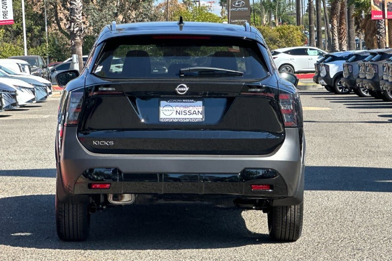 2027 Nissan Kicks SV 5