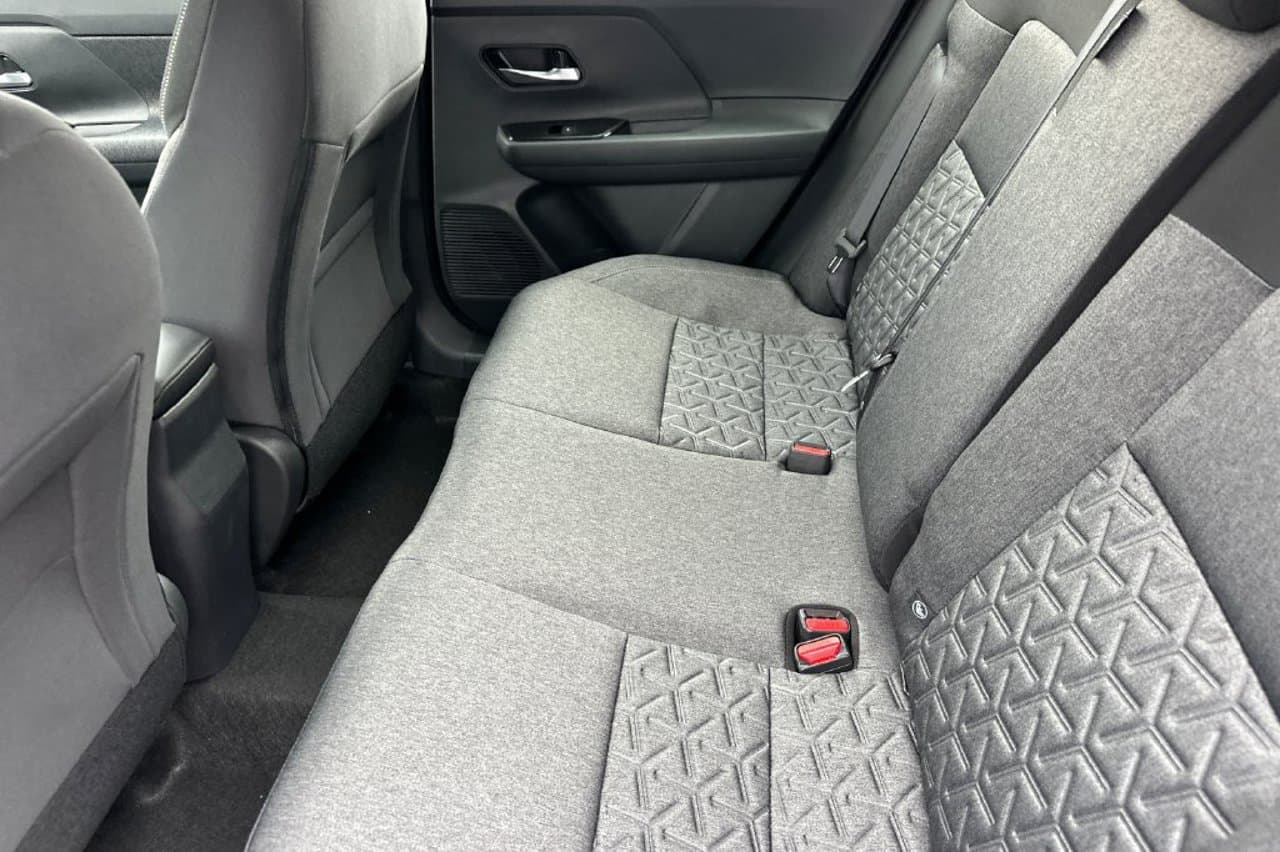 2027 Nissan Kicks SV 9