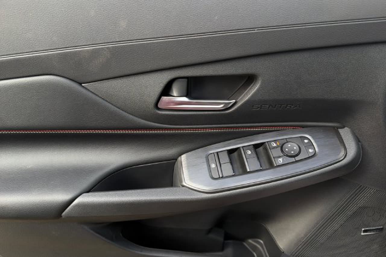 2027 Nissan Sentra SR 8
