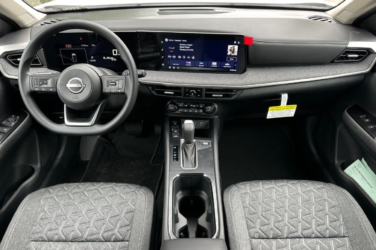 2027 Nissan Kicks SV 11