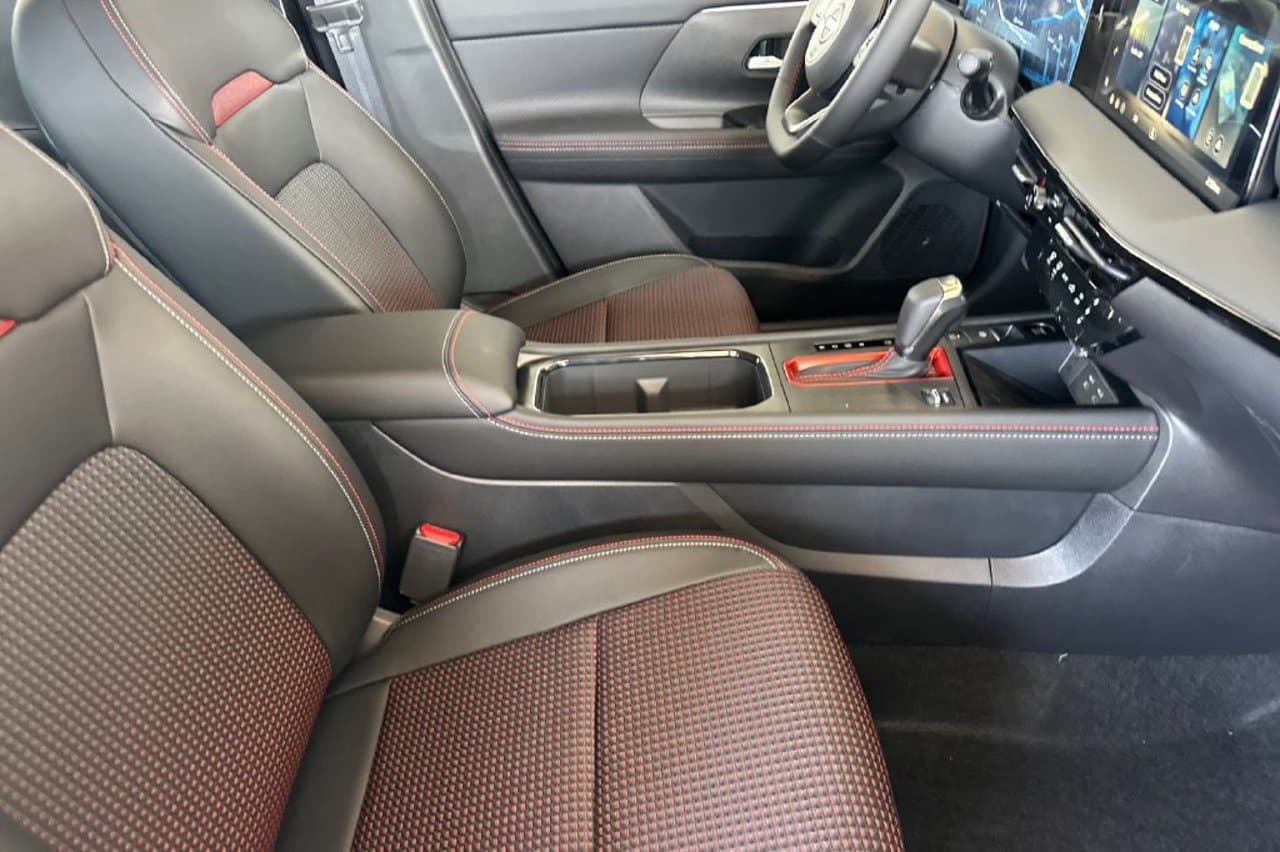 2027 Nissan Kicks SR 13