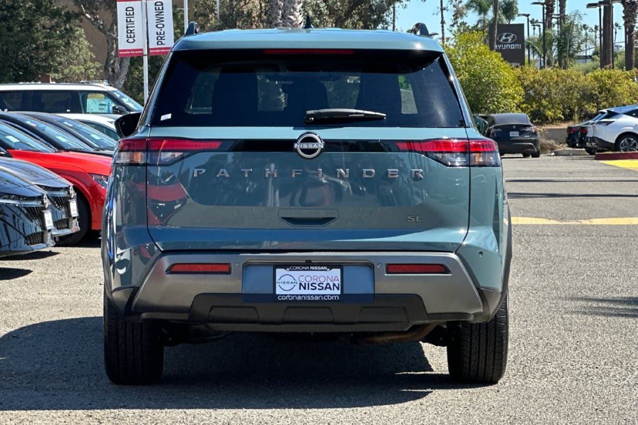 2026 Nissan Pathfinder SL 5