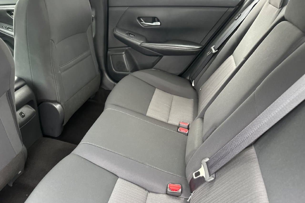 2022 Nissan Sentra SV 10