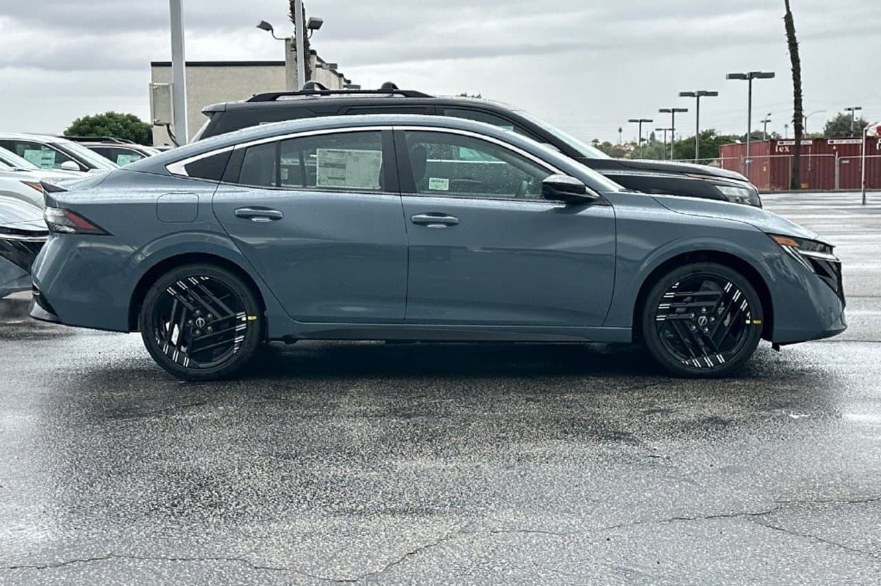 2027 Nissan Sentra SR 2