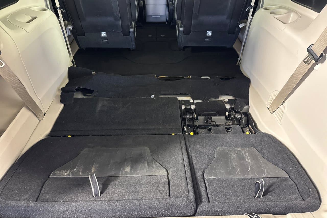 2024 Chrysler Pacifica Touring L 13