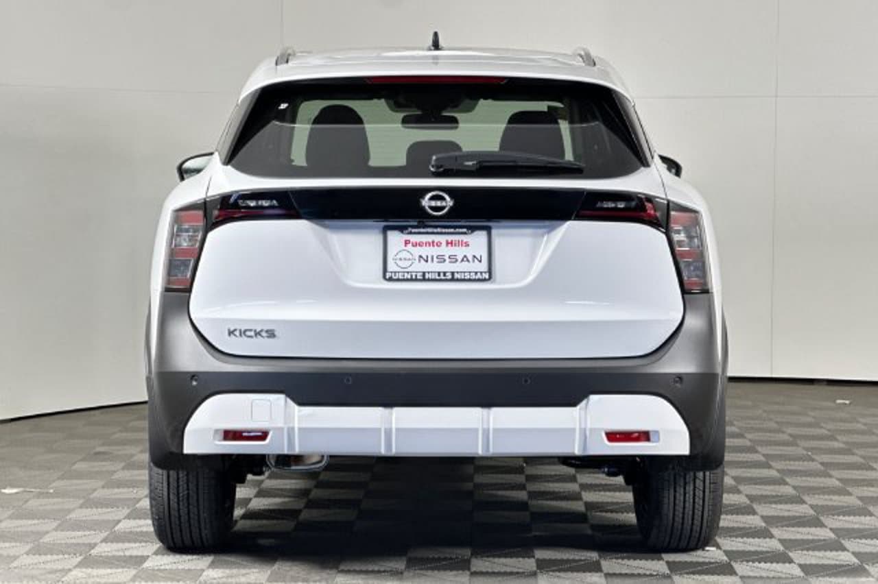 2026 Nissan Kicks SV 4