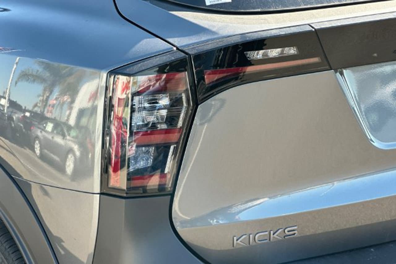 2026 Nissan Kicks SV 22