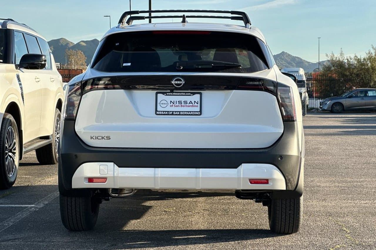 2026 Nissan Kicks SV 4