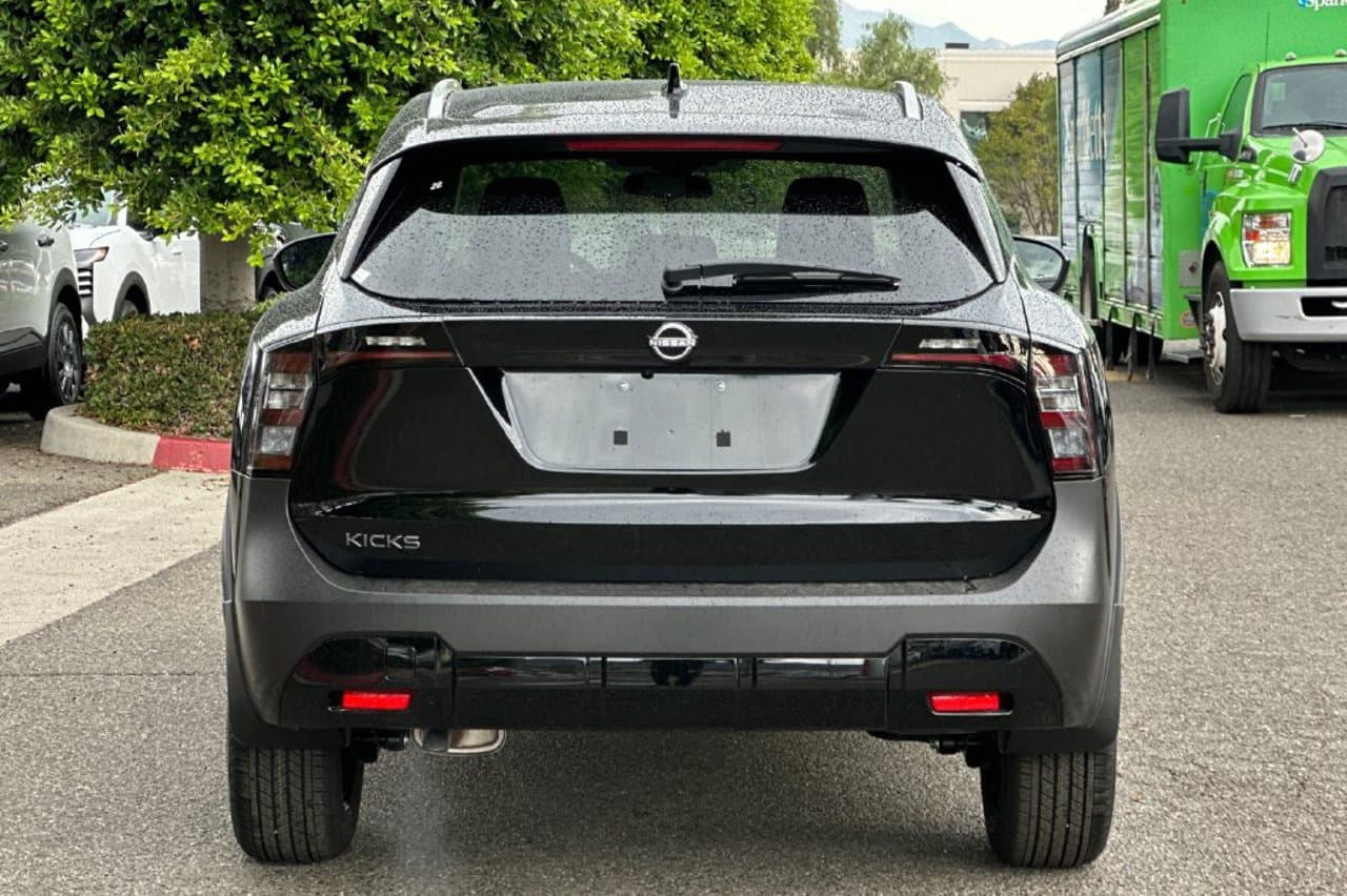 2027 Nissan Kicks SV 5