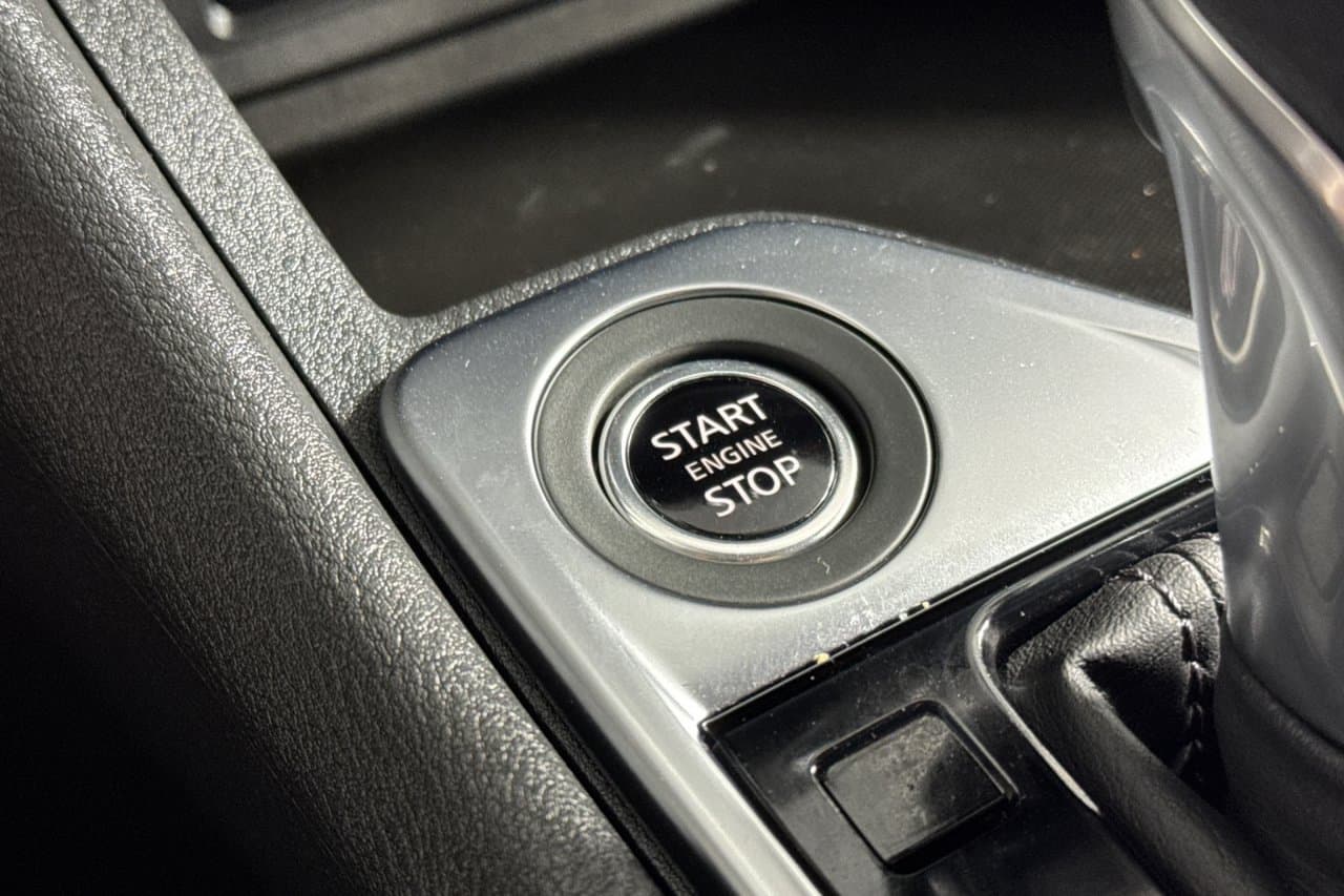 2025 Nissan Sentra SV 18