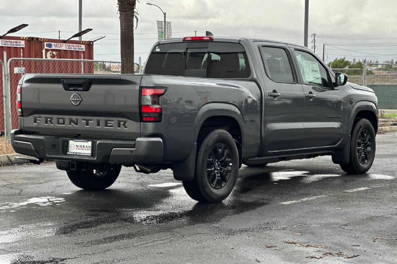2027 Nissan Frontier SV 3