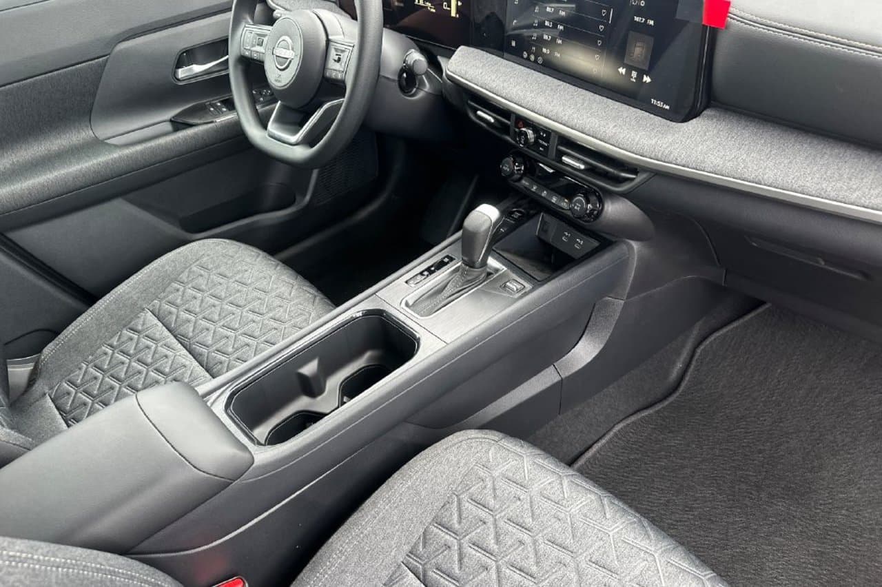 2027 Nissan Kicks SV 14