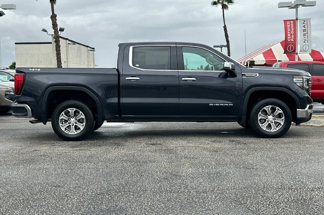 2025 GMC Sierra 1500 SLT 2