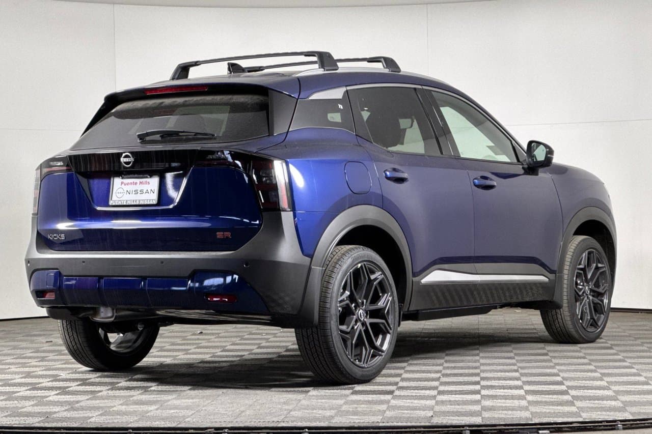 2026 Nissan Kicks SR 3