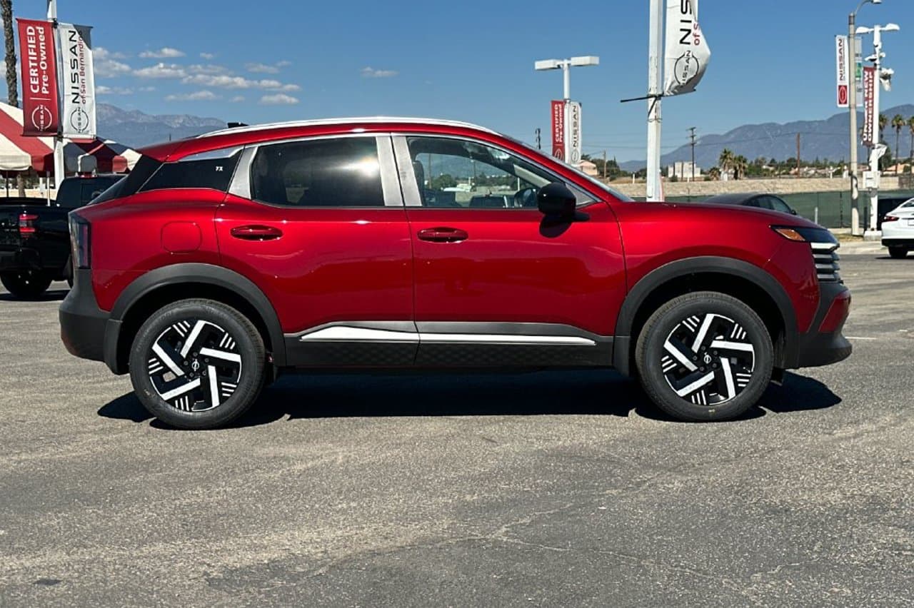 2027 Nissan Kicks SV 2