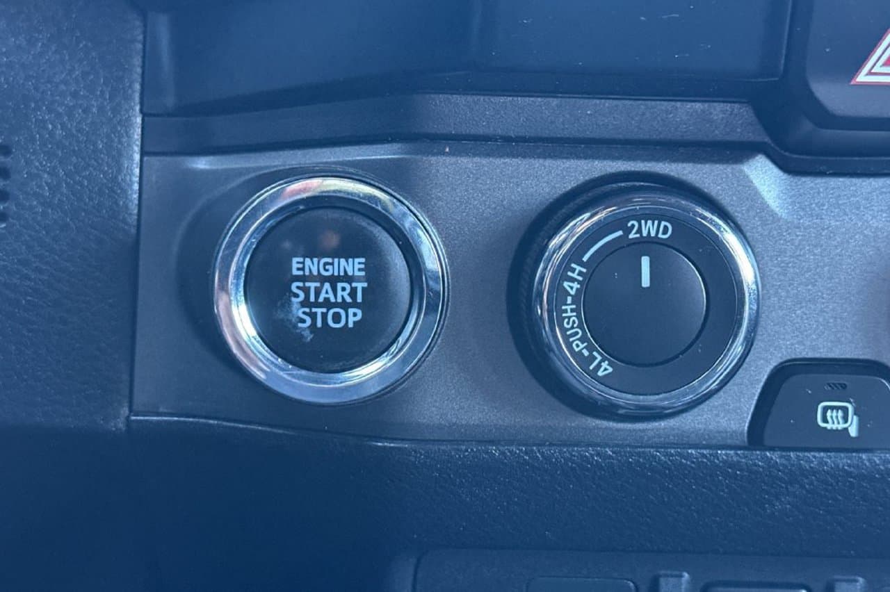 2023 Toyota Tacoma 4WD TRD Off Road 18