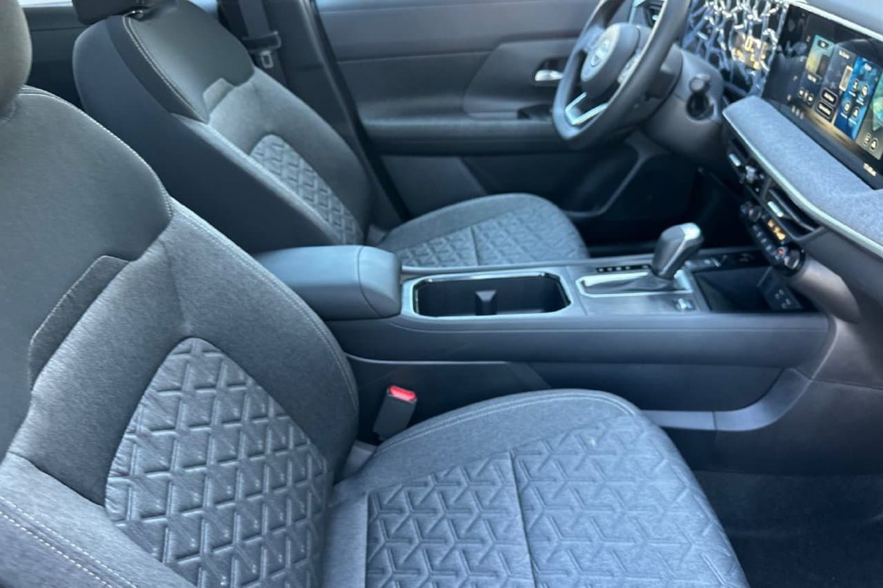 2027 Nissan Kicks SV 13