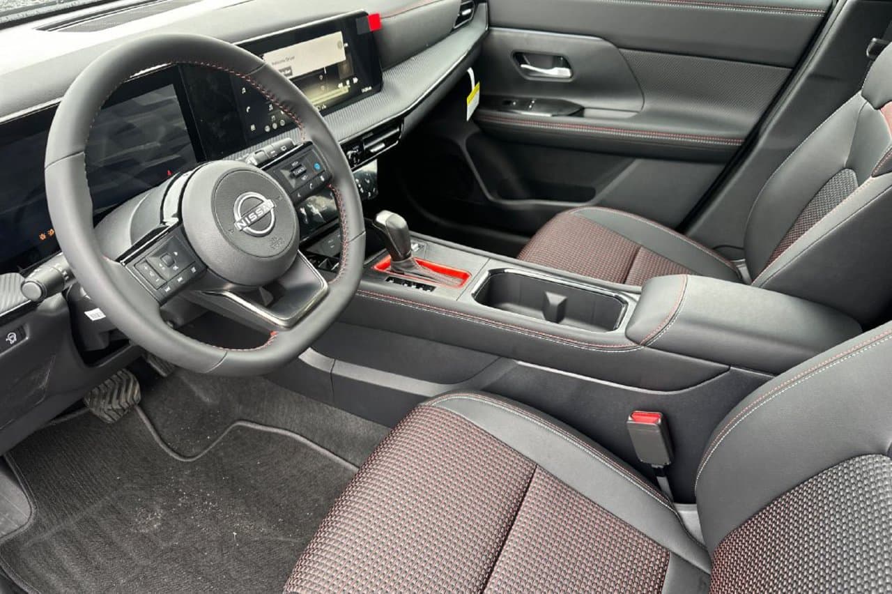 2027 Nissan Kicks SR 8