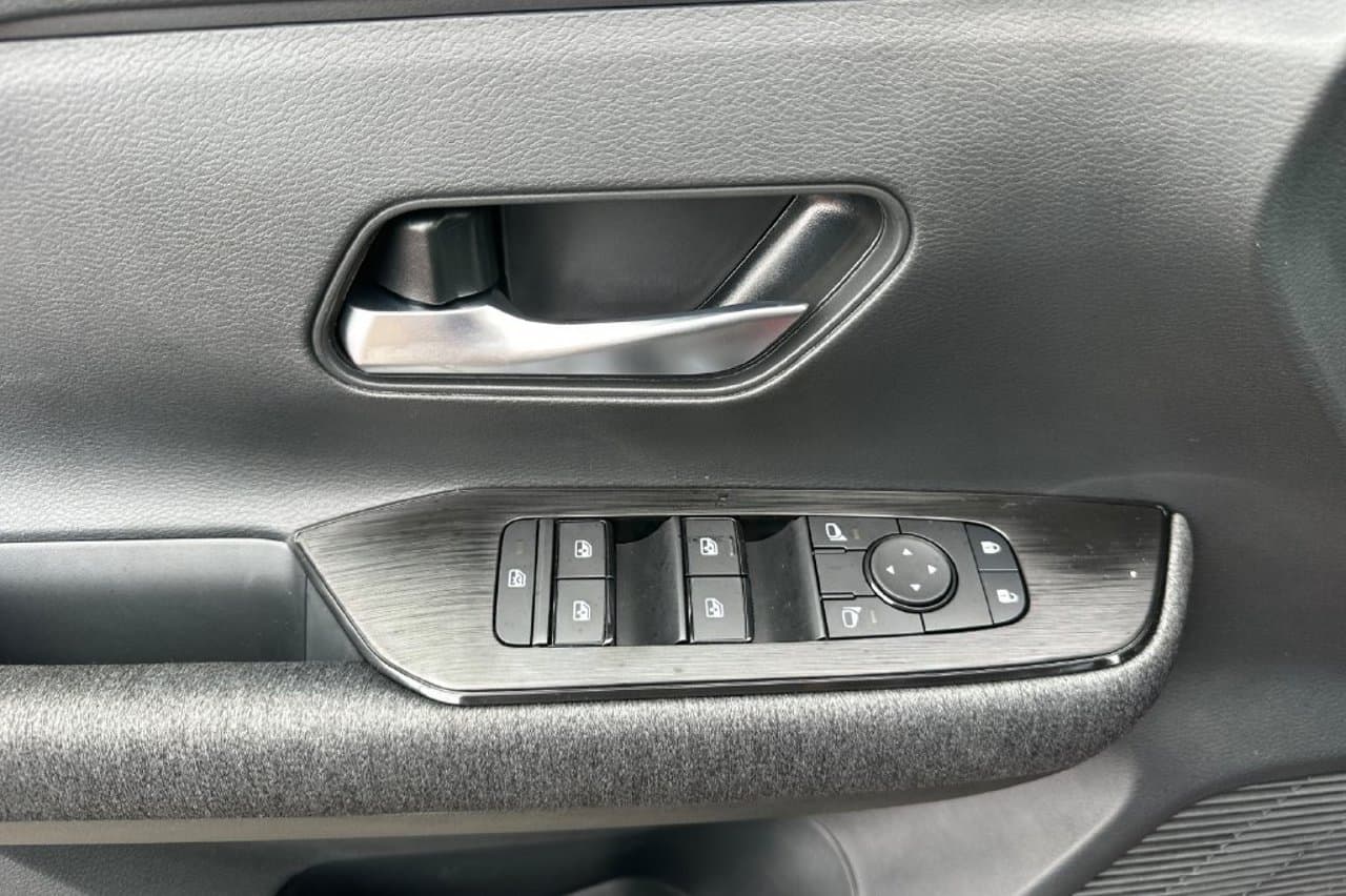 2027 Nissan Kicks SV 9