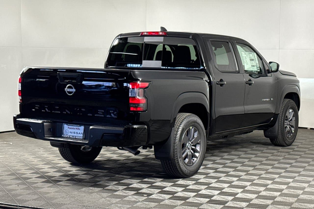 2027 Nissan Frontier SV 3