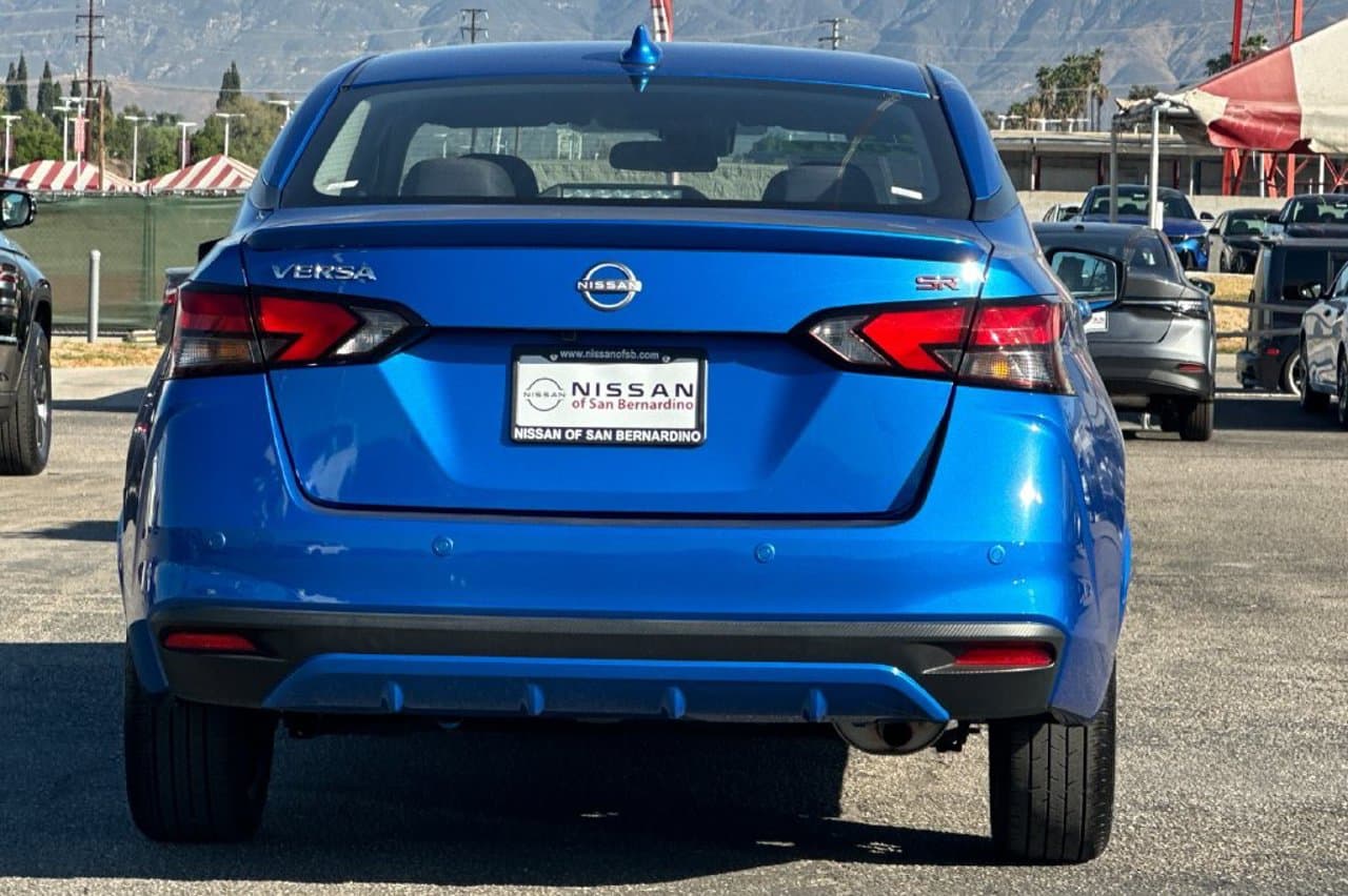 2024 Nissan Versa SR 4