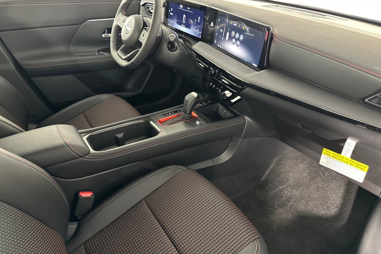 2026 Nissan Kicks SR 29