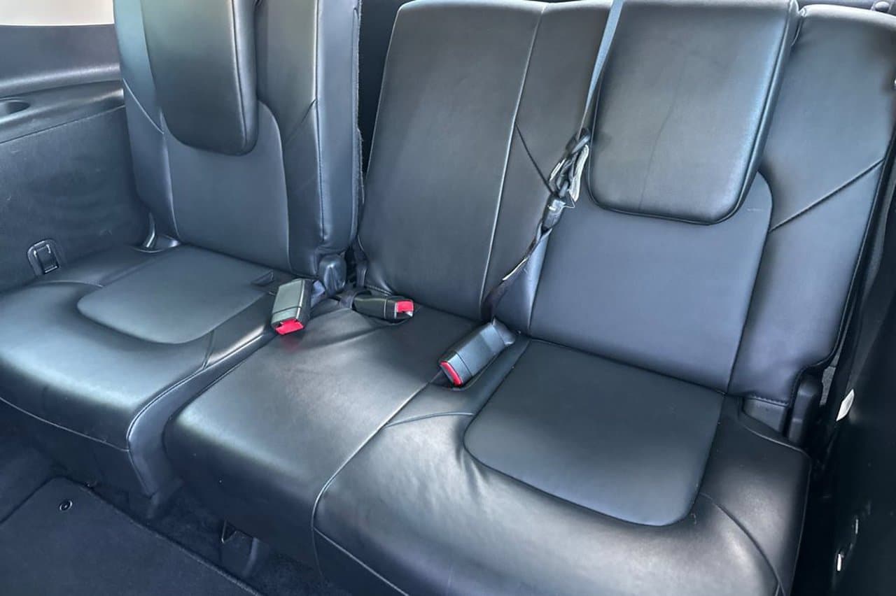 2022 Nissan Armada SV 13