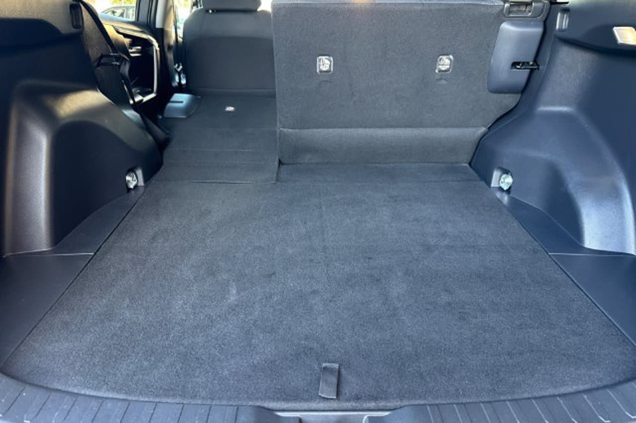 2025 Toyota RAV4 Hybrid XLE 13