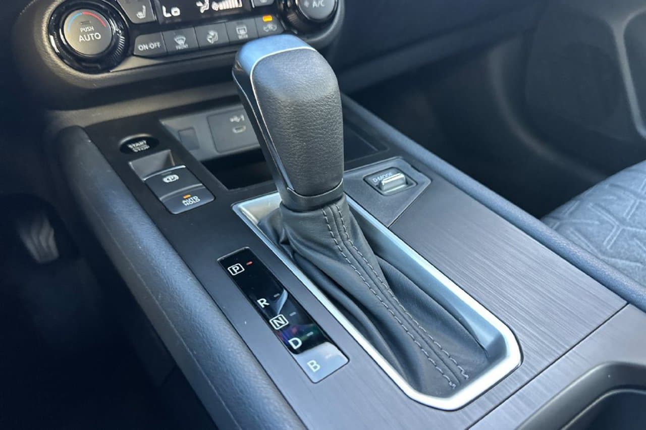 2026 Nissan Kicks SV 18