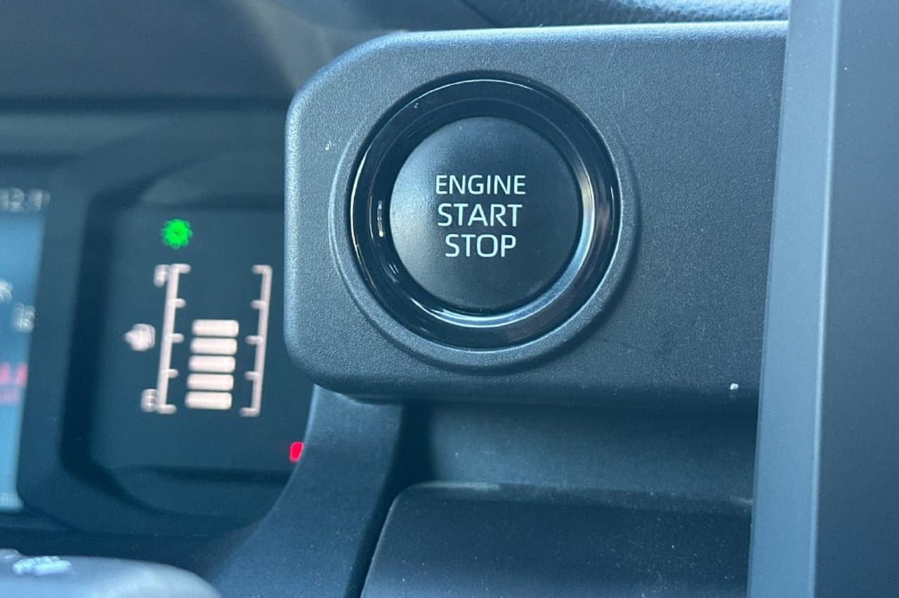2025 Toyota Tacoma 4WD SR5 18