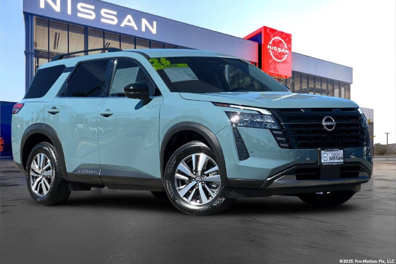2026 Nissan Pathfinder SL 2