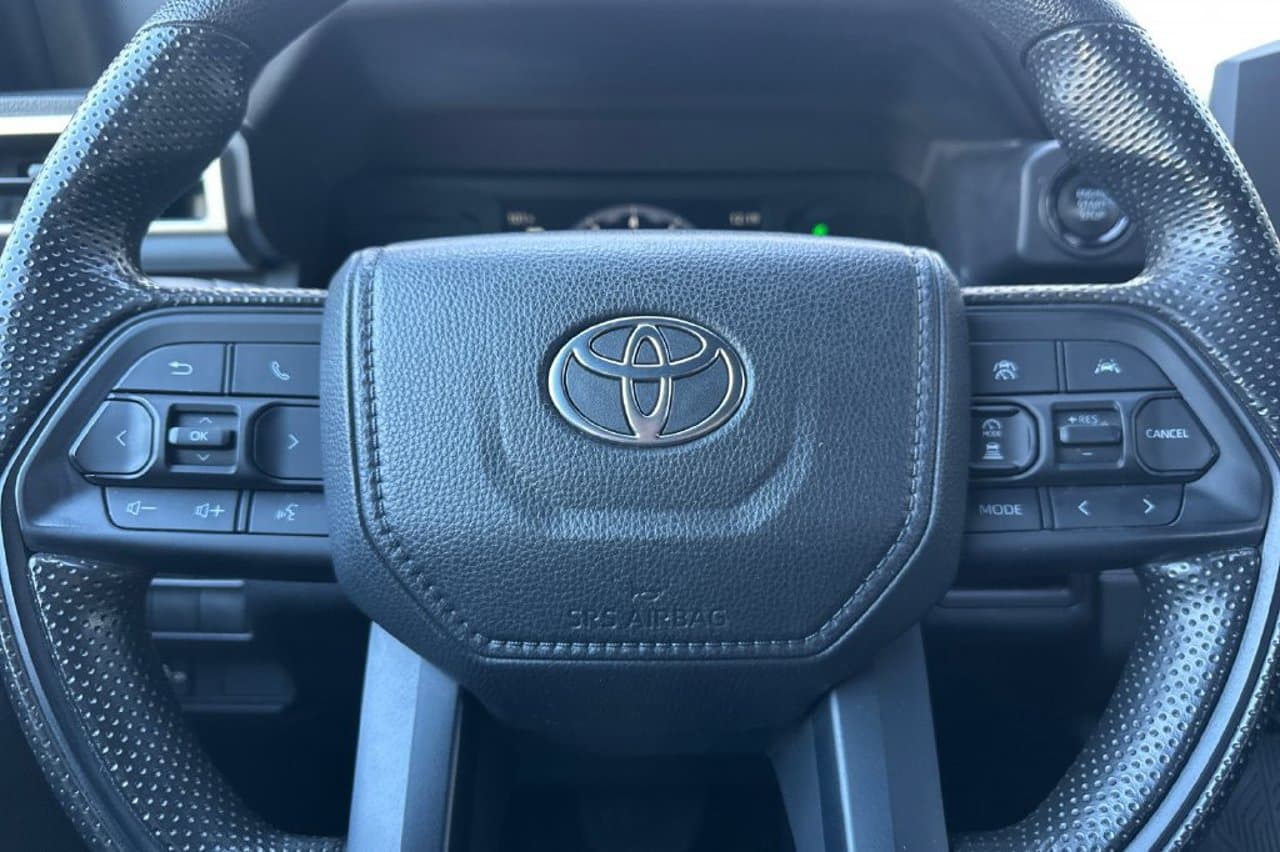 2025 Toyota Tacoma 4WD SR5 19