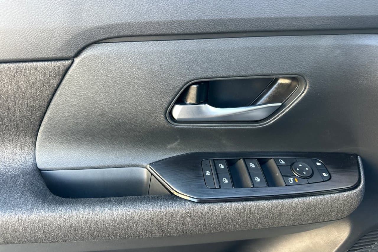 2026 Nissan Kicks SV 8