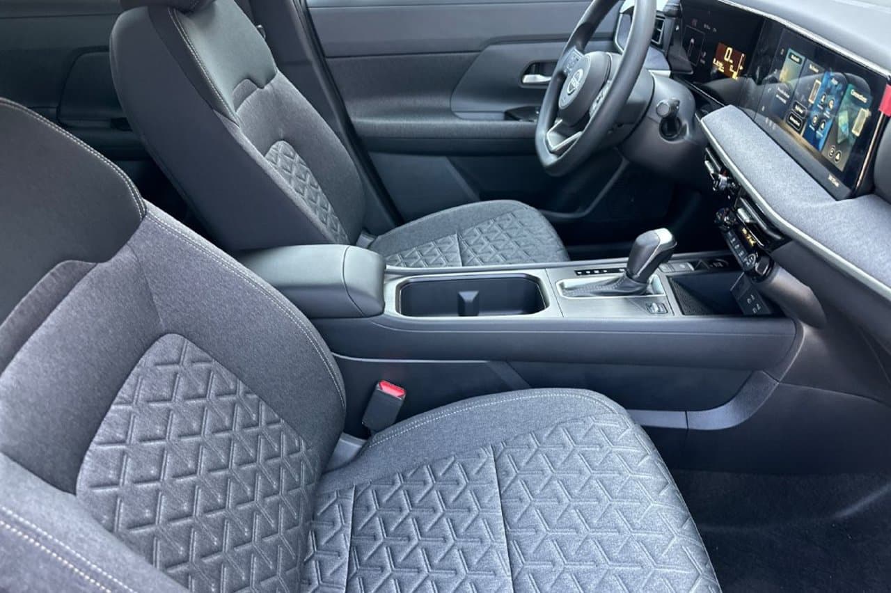 2026 Nissan Kicks SV 12