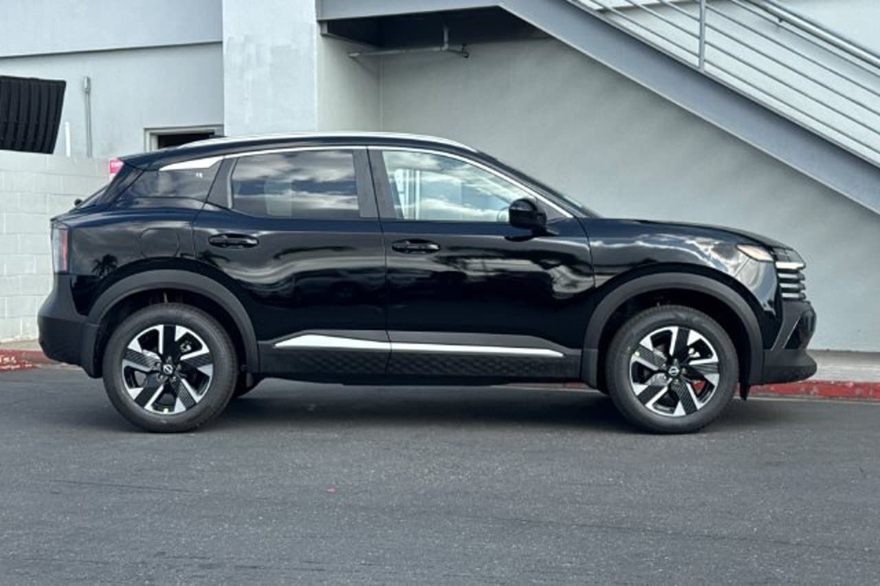 2027 Nissan Kicks SV 2