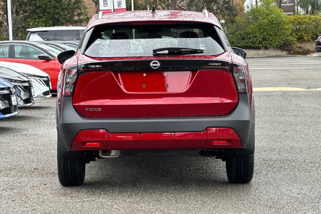 2027 Nissan Kicks SV 5