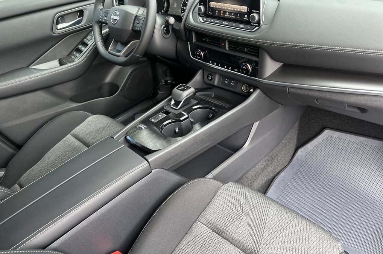 2026 Nissan Rogue SV 14