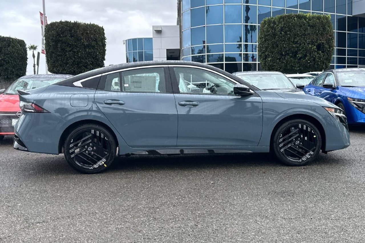 2027 Nissan Sentra SR 3