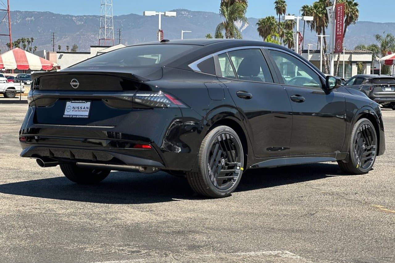 2027 Nissan Sentra SR 3